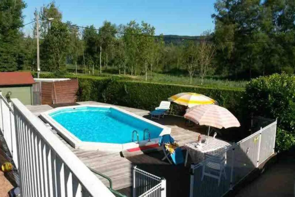 Maison/Gite Familial Dans Le Jura A 200M Du Lac Avec Piscine Privee Marigny  外观 照片